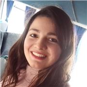 Profesora de psicologia da clases de consulta